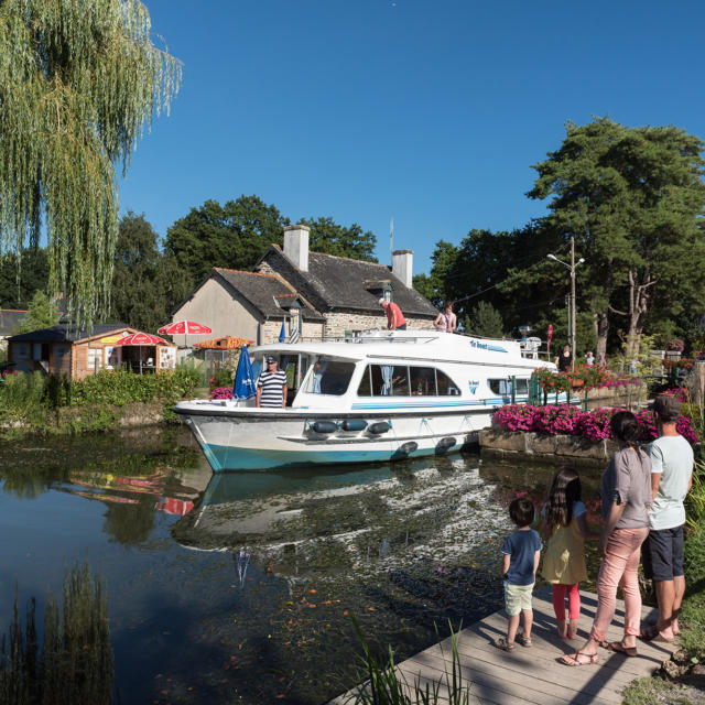 Canal de Nantes a Brest - Malestroit - Le Roc St Andre (aout 2016)