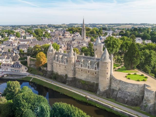 cité de caractère, canal de Nantes à Brest, château, Josselin, Morbihan, Bretagne