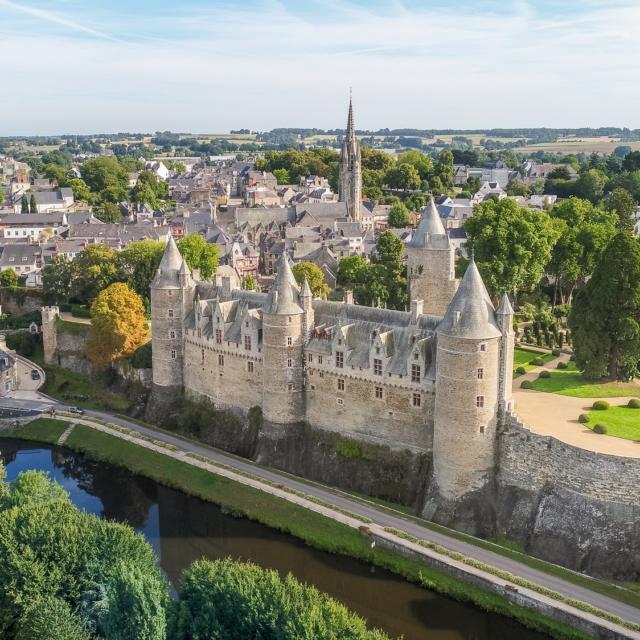 città d'arte, canale da Nantes a Brest, castello, Josselin, Morbihan, Bretagna