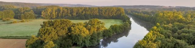 Der Kanal von Nantes nach Brest aus der Sicht einer Drohne