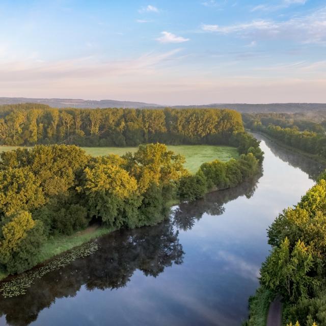 Der Kanal von Nantes nach Brest aus der Sicht einer Drohne