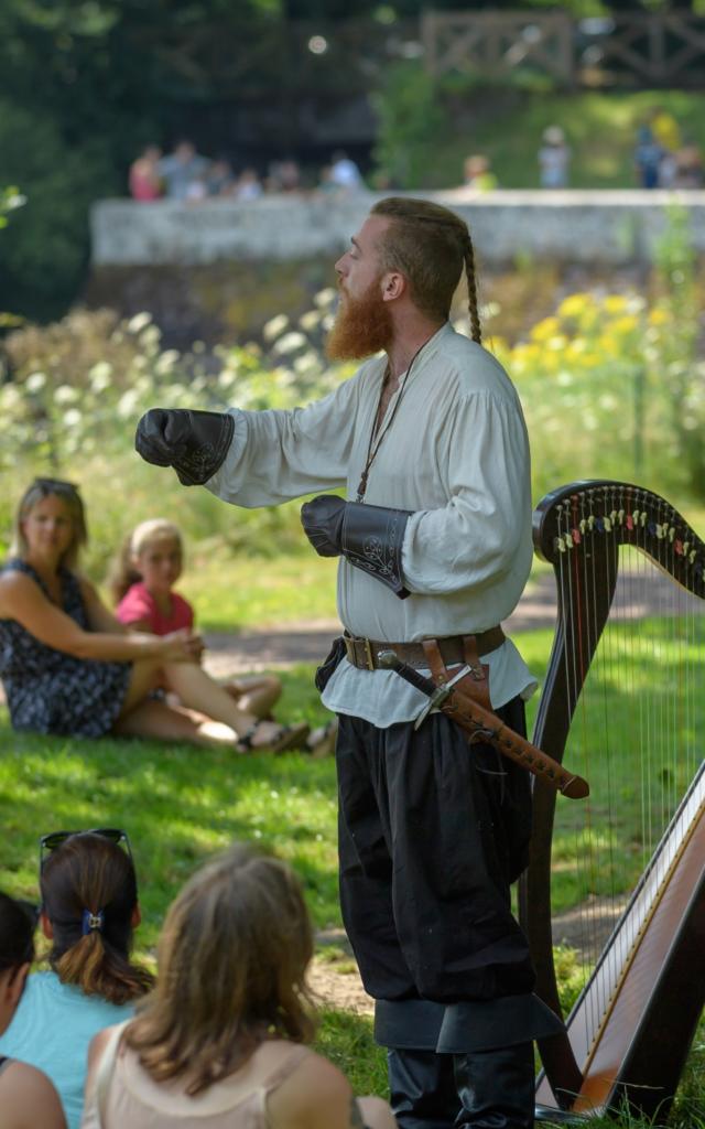 Contes sous les chênes au Château de Comper