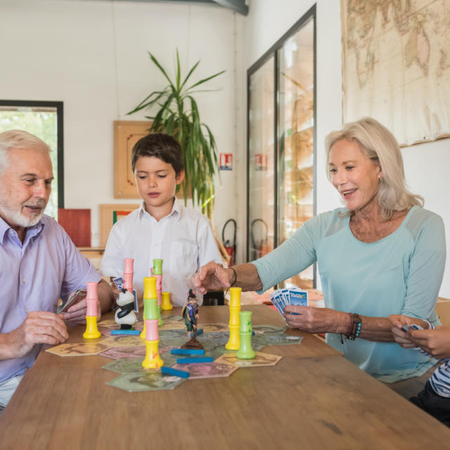 Een familiespel tussen generaties in de 