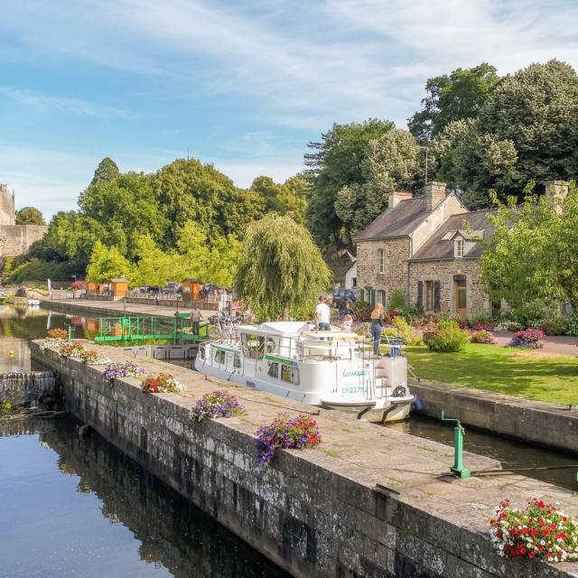 Schloss Josselin am Kanal von Nantes nach Brest