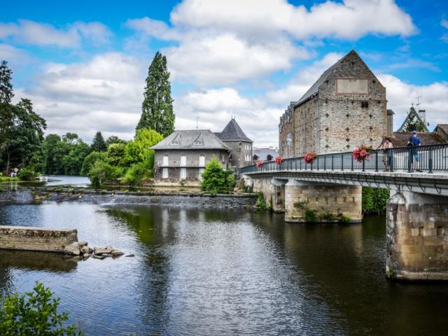 Malestroit Blick auf den Überlauf und die Mühle