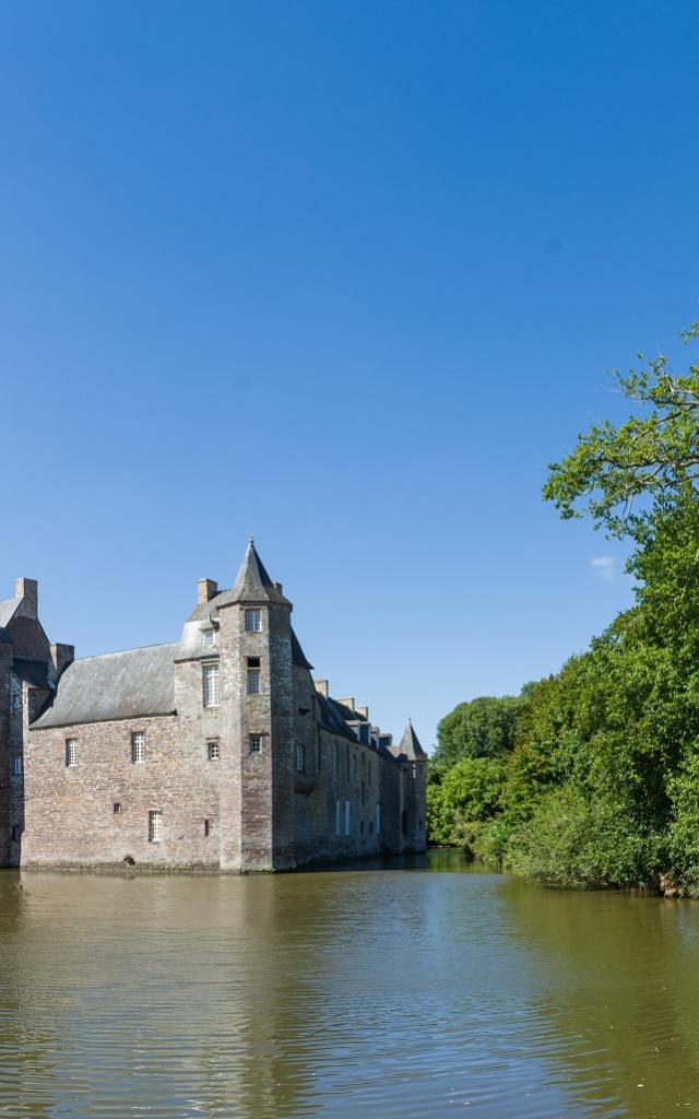 Schönstes Schloss von Brocéliande, Legende weiße Dame, grünes Schmuckkästchen, Concoret, Morbihan, Bretagne