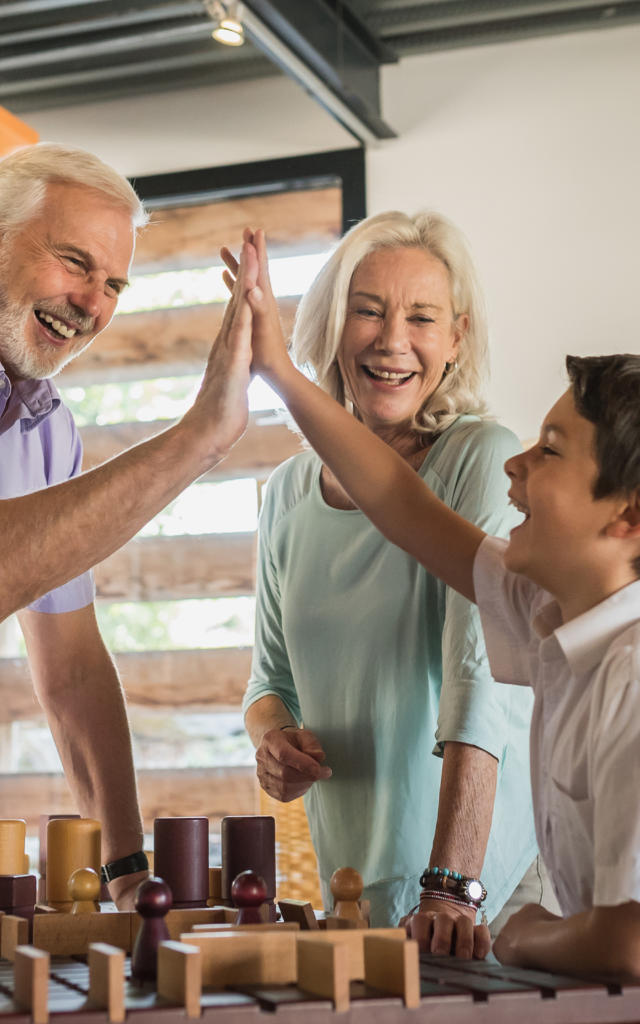 Ein generationsübergreifendes Familienspiel in der 