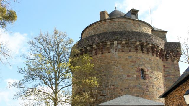 Tour De Papegaut - Montfort