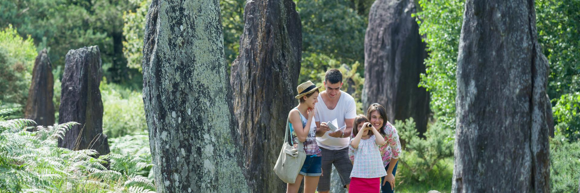 Sentier Découverte Menhirs De Monteneuf