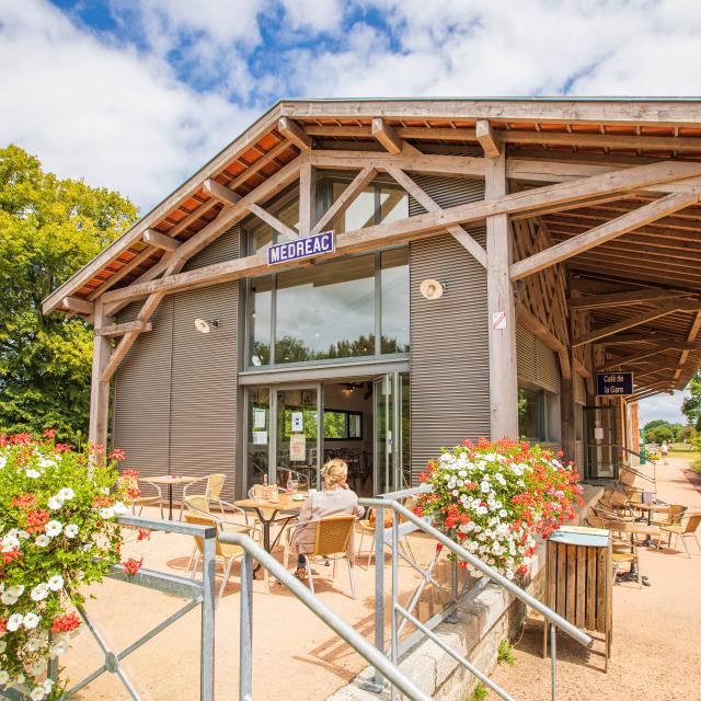 Gare vélo-rail de Médréac - Terrasse café