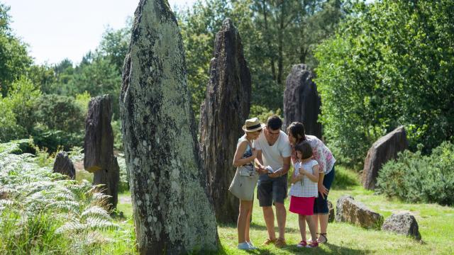 sentier-decouverte-menhirs-de-monteneuf-866-16-e-berthier-2016.jpg