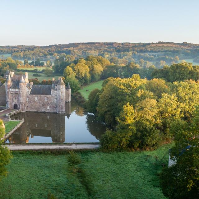 chateau de Trécesson - vue du ciel - Campénéac - Brocéliande